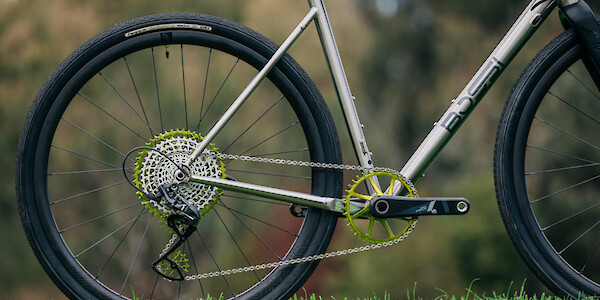 Bossi Grit SX titanium gravel bike in a custom build with green Garbaruk components