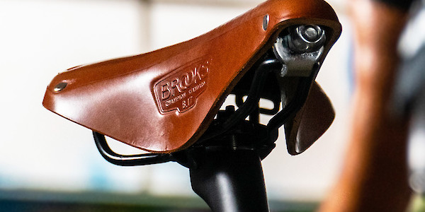 Brooks B17 Classic saddle in Honey