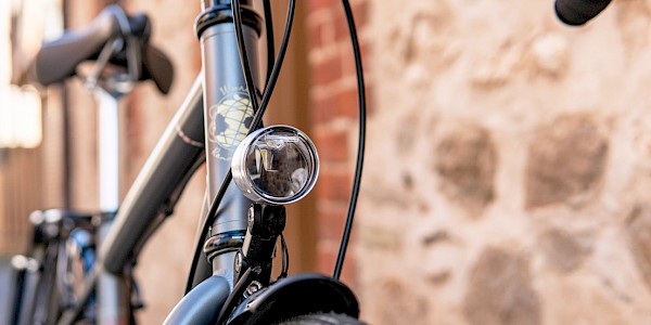 Vivente Deccan, dynamo front light detail