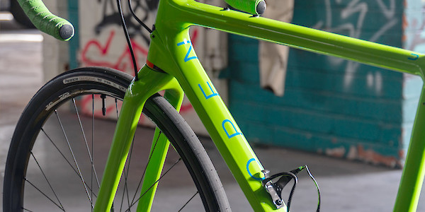 Open Cycles UP custom build in lime green, frame detail