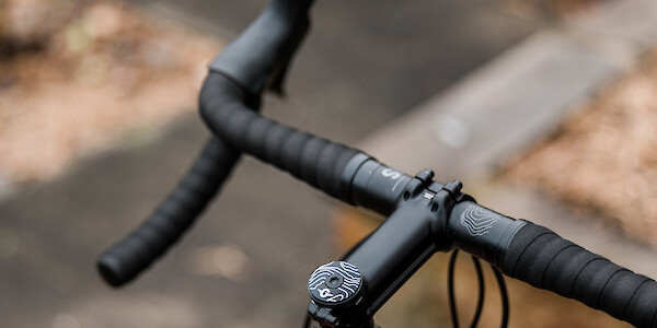 Genesis Croix de Fer 20 bike in Red Zepplin, handlebar detail